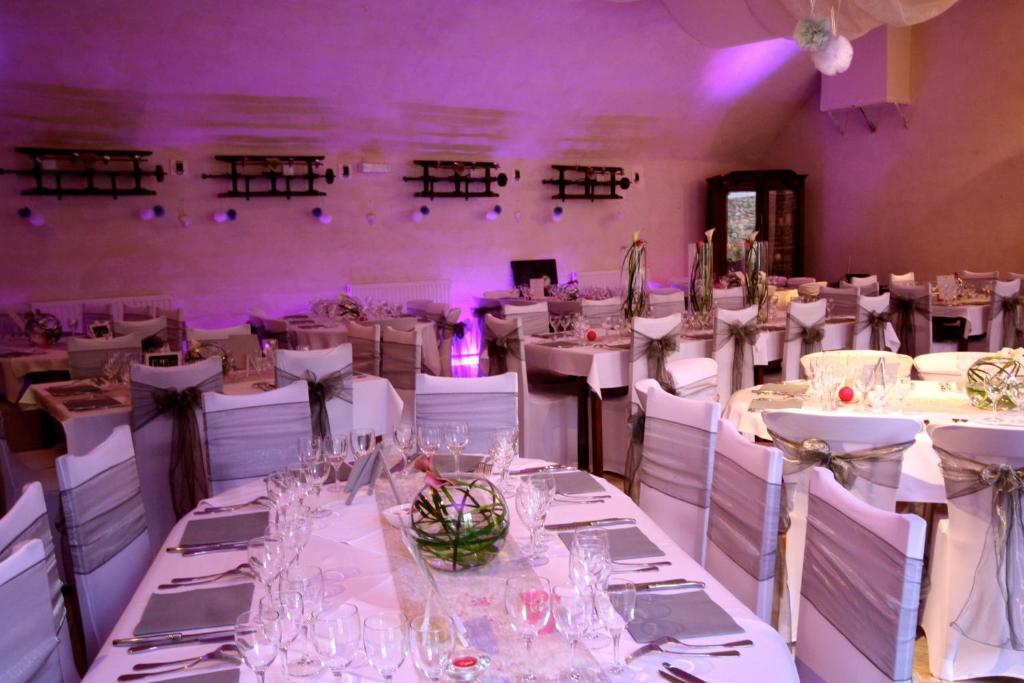 Logis Hotel Restaurant Le Domaine De L'Eau Vive Largentiere Ngoại thất bức ảnh