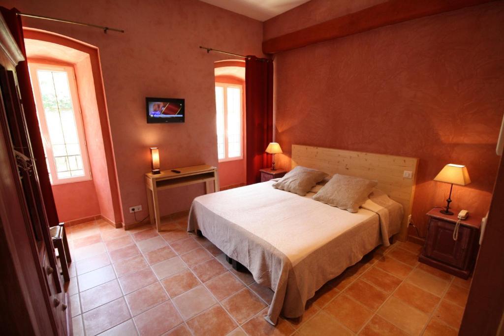 Logis Hotel Restaurant Le Domaine De L'Eau Vive Largentiere Phòng bức ảnh